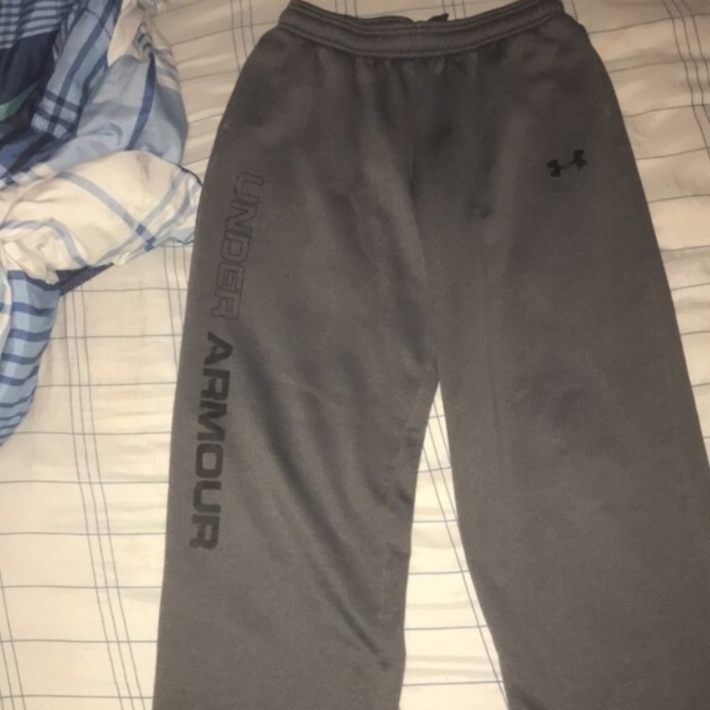 Youth large under amour sweatpants